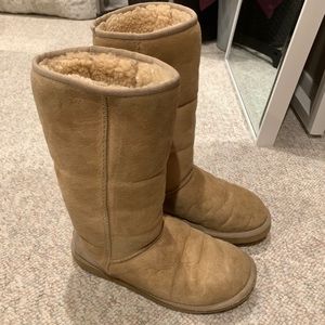 UGGS size 7